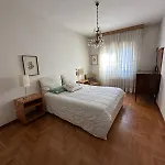 Big Giulia's Lejlighed *